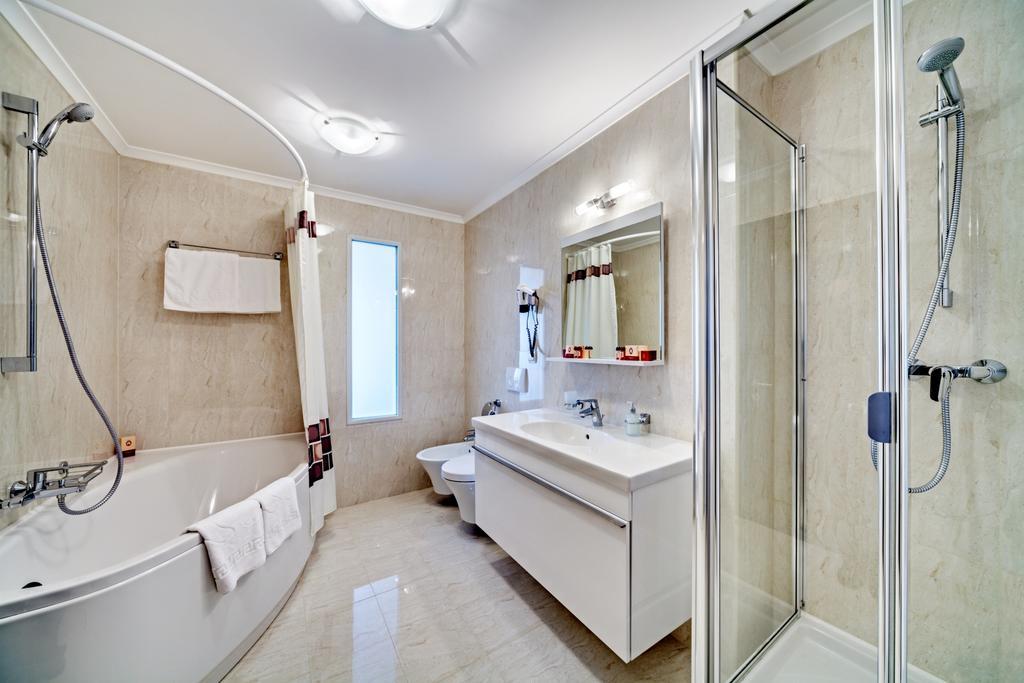 Bratislava Hotel Kiev Buitenkant foto